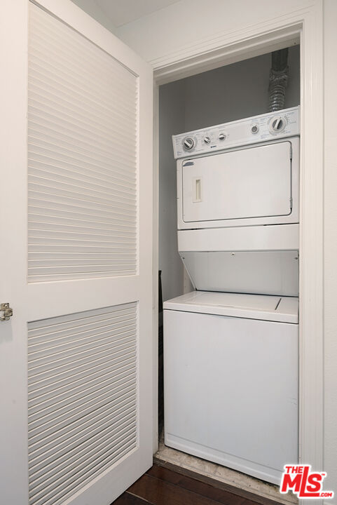 4400 Cartwright Avenue, Unit 201 Toluca Lake, CA 91602 - Photo 25 of 30 a utility room with dryer and washer