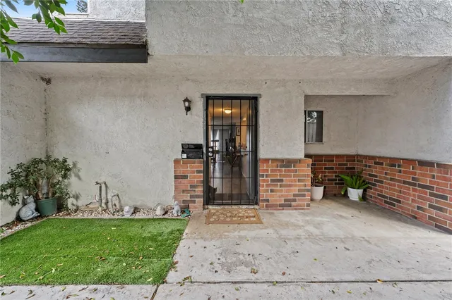 $599,999 | 11321 Parkgreen Lane, Unit 102, Garden Grove, CA 92843