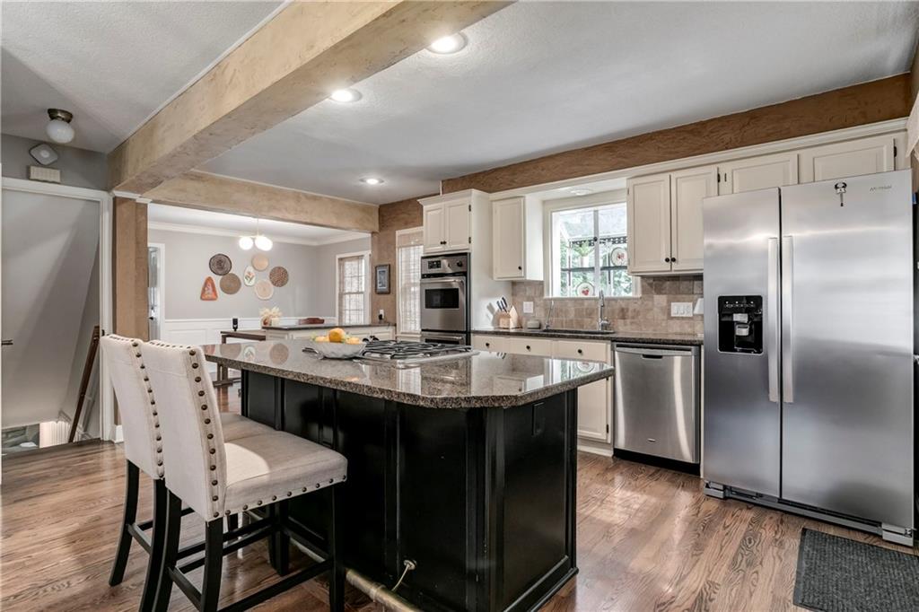 5435 Aberdeen Road Fairway, KS 66205 - Photo 10 of 36