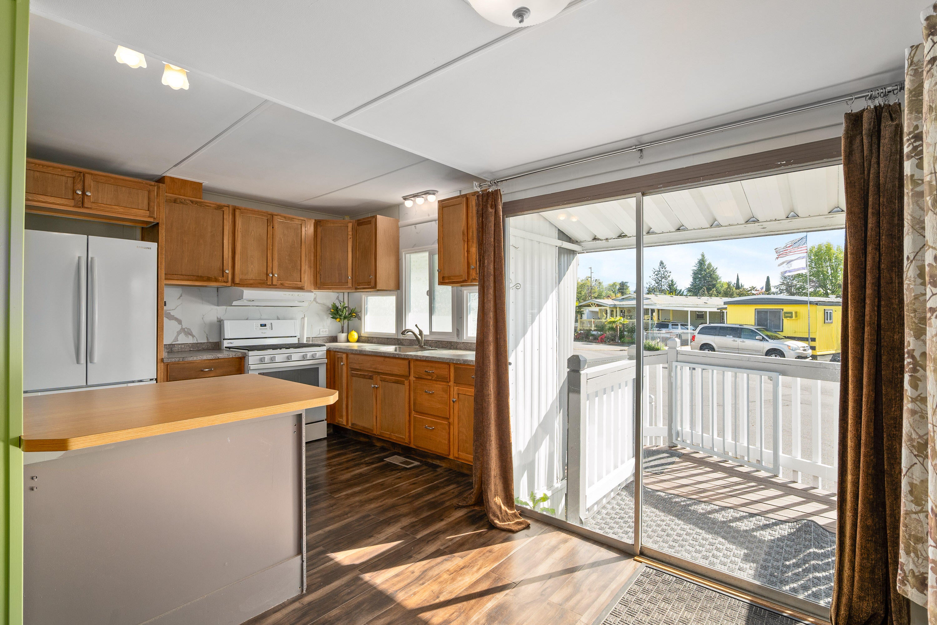 1241 Dowell Road, Unit 28 Grants Pass, OR 97527 - Photo 6 of 27 1241DowellRd#28-006