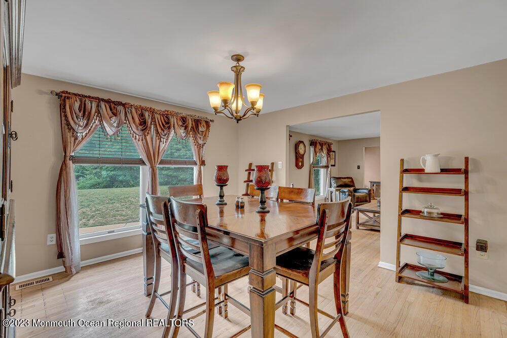 2 Hyacinth Court Cream Ridge, NJ 08514 - Photo 16 of 70 039_dsc09528