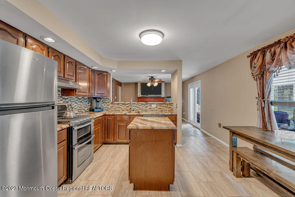 2 Hyacinth Court Cream Ridge, NJ 08514 - Photo 18 of 70 043_dsc09548