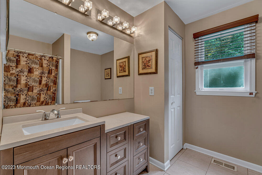 2 Hyacinth Court Cream Ridge, NJ 08514 - Photo 37 of 70 067_dsc09368