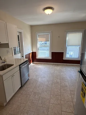 $2,700 | 96 Plymouth Street, Unit 1, Abington, MA 02351