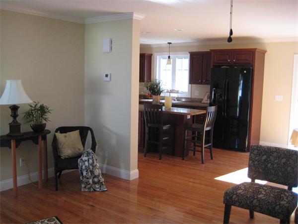 335 Forest Hills Road Springfield, MA 01128 - Photo 7 of 18