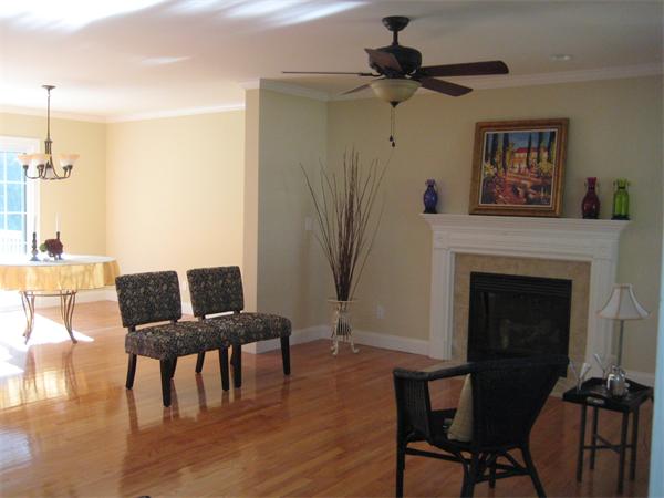 335 Forest Hills Road Springfield, MA 01128 - Photo 8 of 18