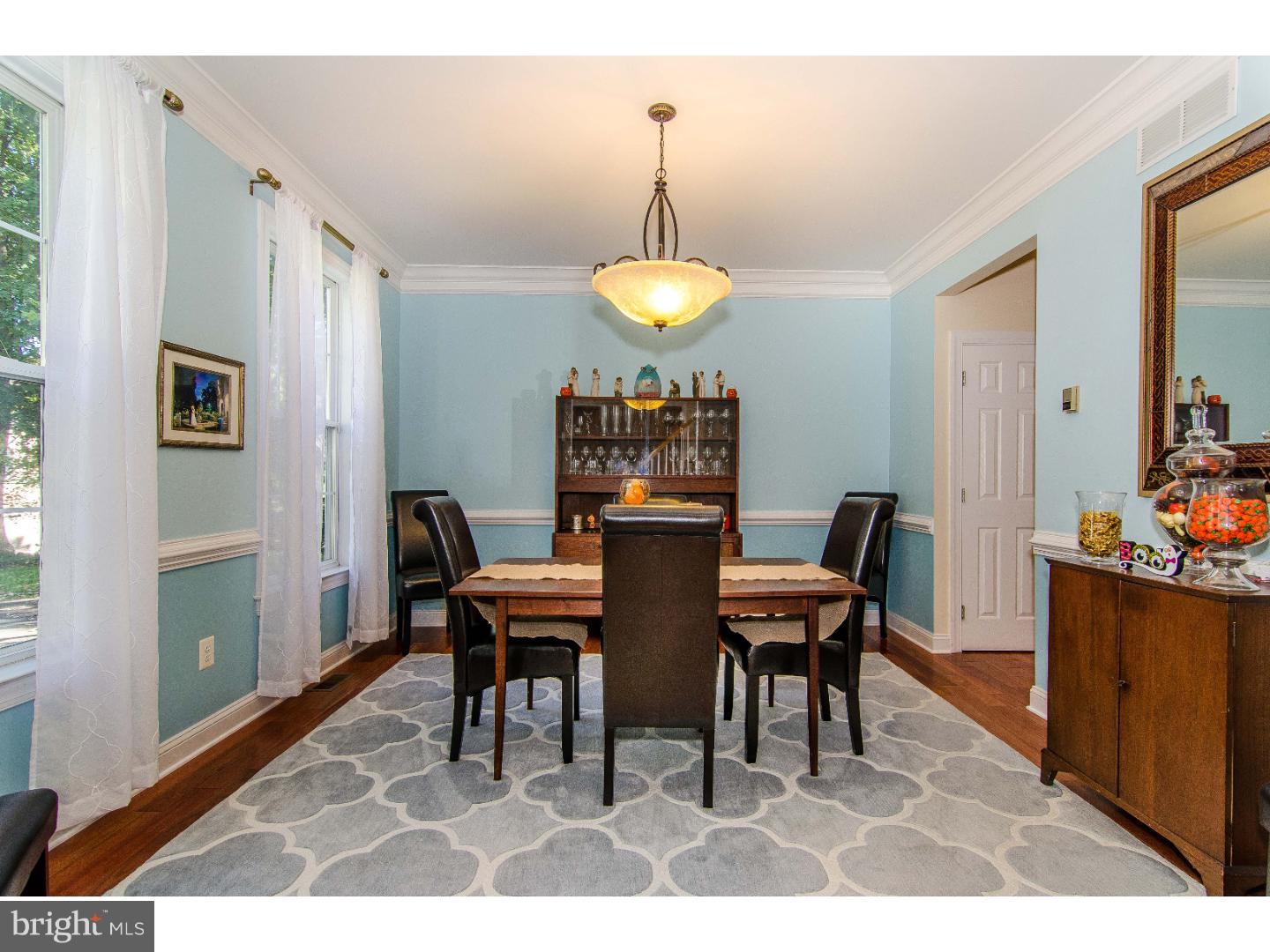 424 Bolton Road Glenside, PA 19038 - Photo 7 of 25 Gallery Image 7