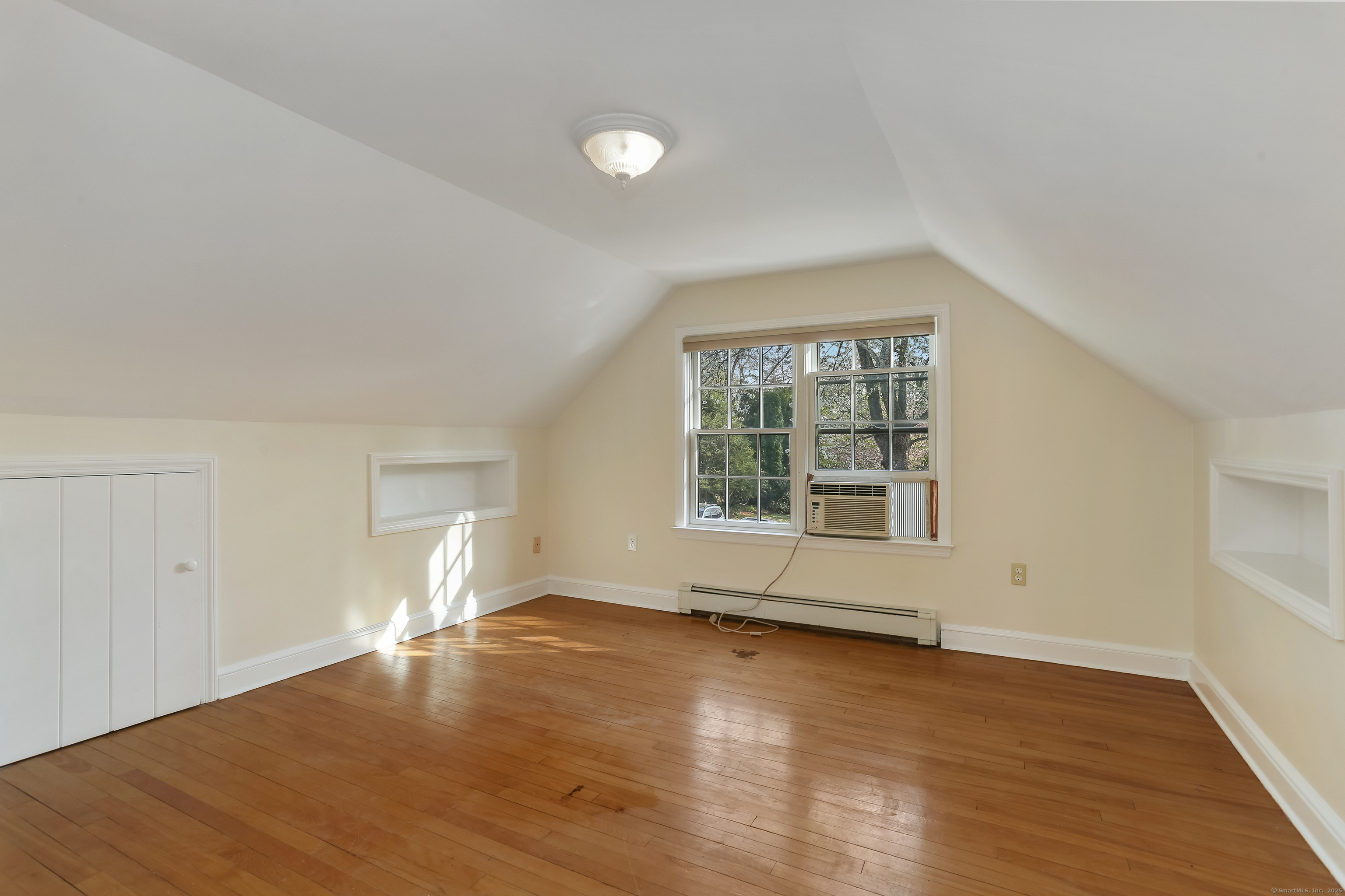 219 Hollow Tree Ridge Road Darien, CT 06820 - Photo 18 of 27