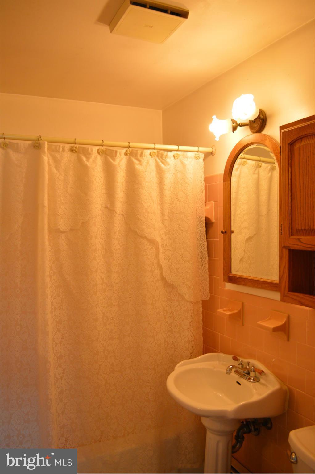 1102 Mapleton Street Woodbridge, VA 22191 - Photo 13 of 30 Bath
