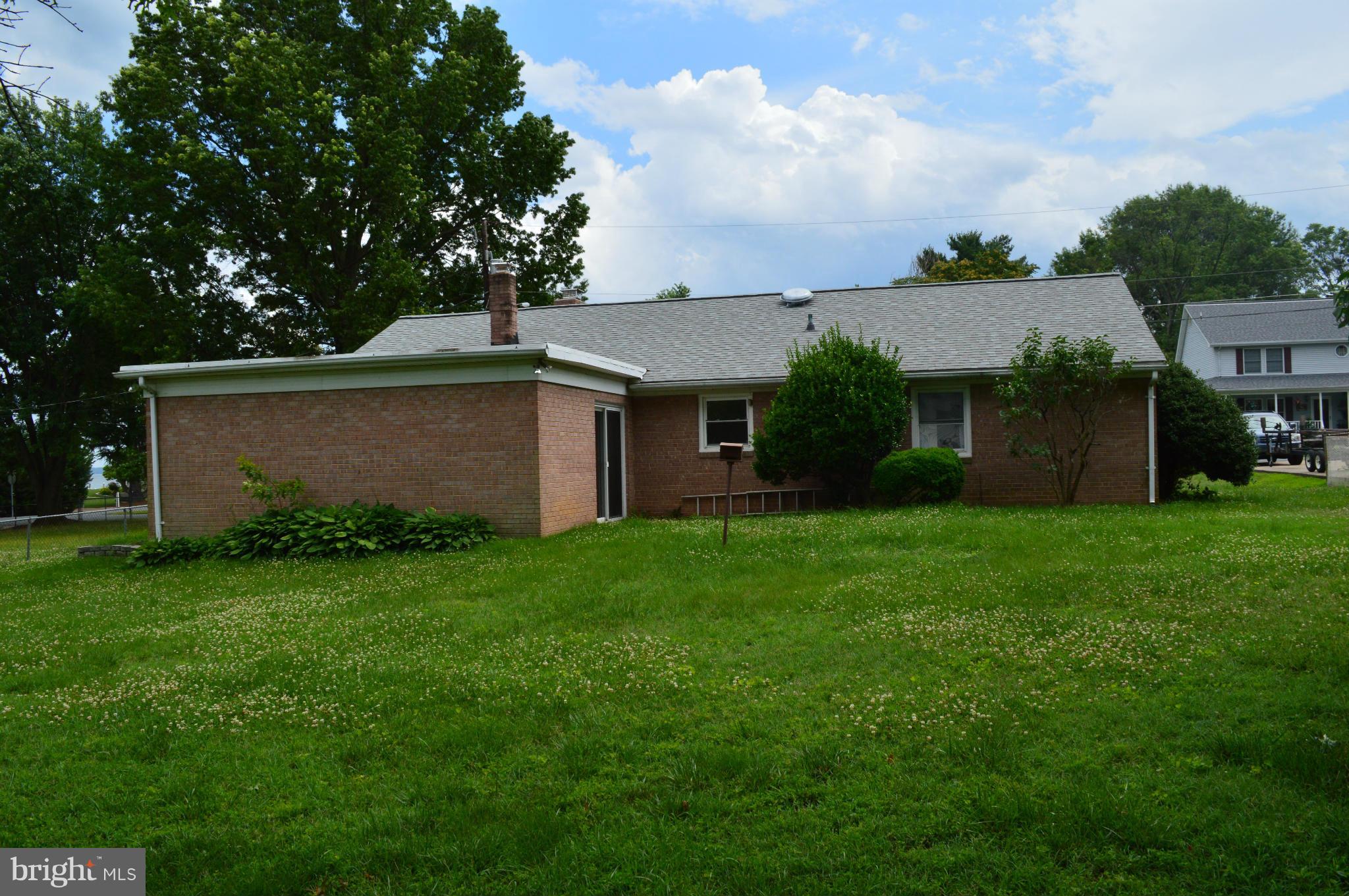 1102 Mapleton Street Woodbridge, VA 22191 - Photo 17 of 30 Exterior (Rear)