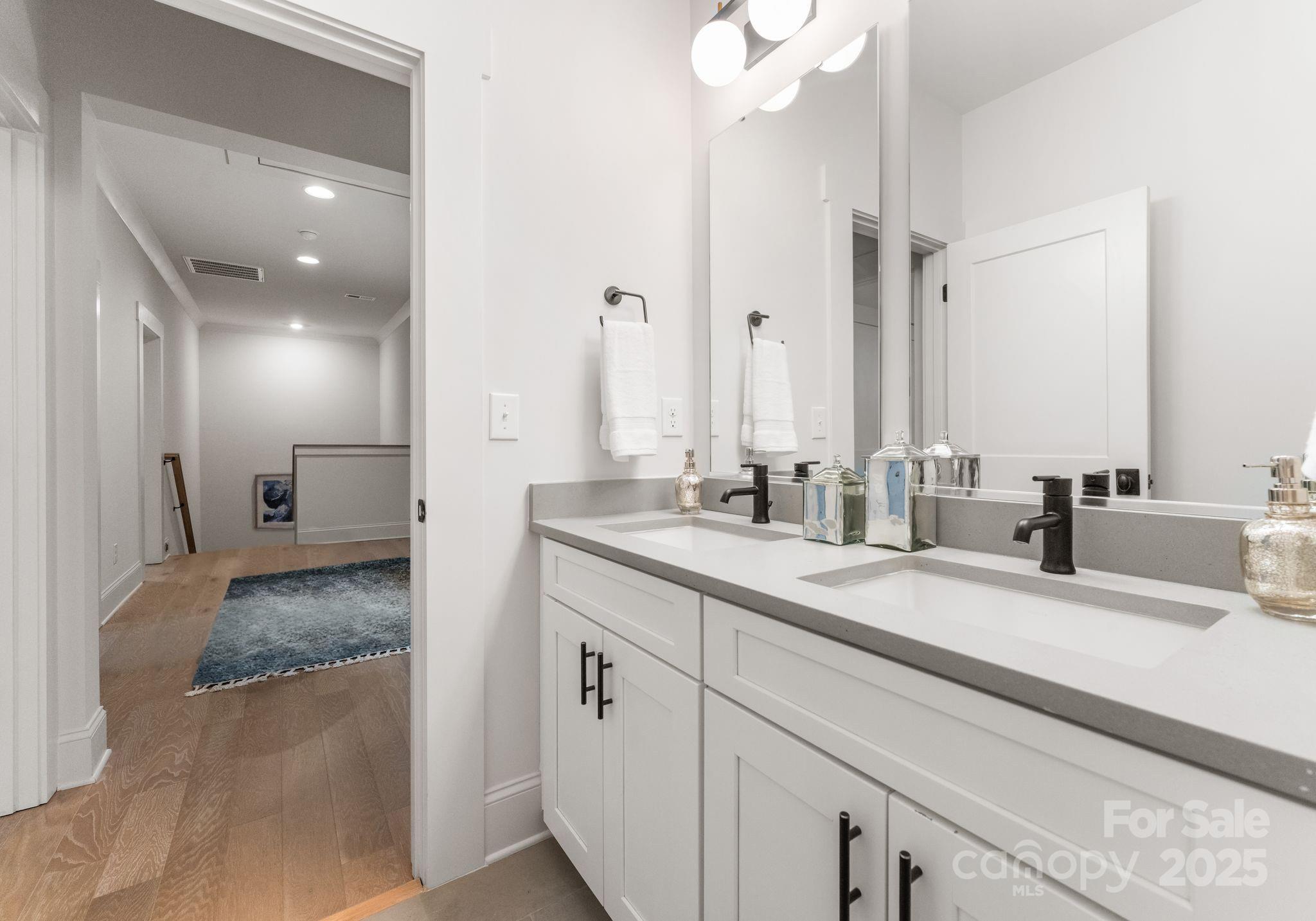 1606 Brook Road Charlotte, NC 28205 - Photo 24 of 29 Gallery Image 24
