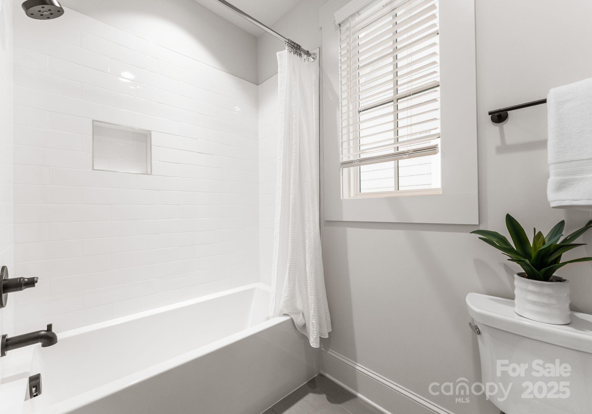 1606 Brook Road Charlotte, NC 28205 - Photo 25 of 29 Gallery Image 25