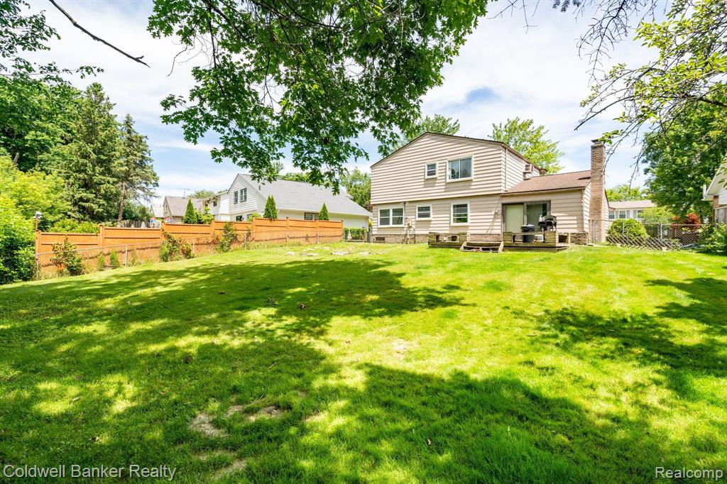 42455 Park Ridge Road Novi, MI 48375 - Photo 14 of 17