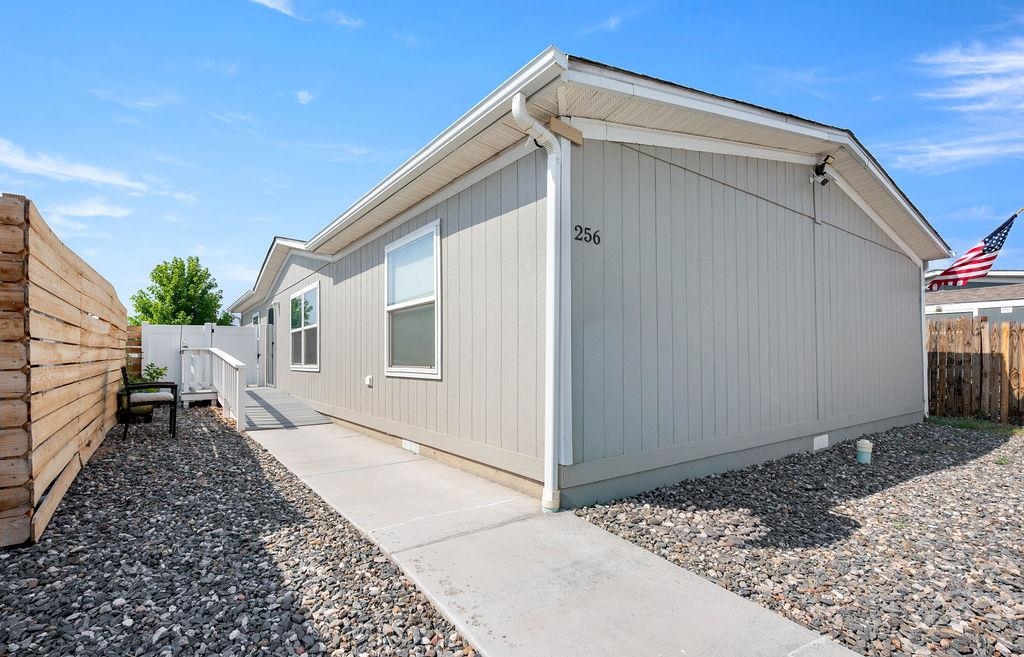 256 Clements Way Fruita, CO 81521 - Photo 2 of 25