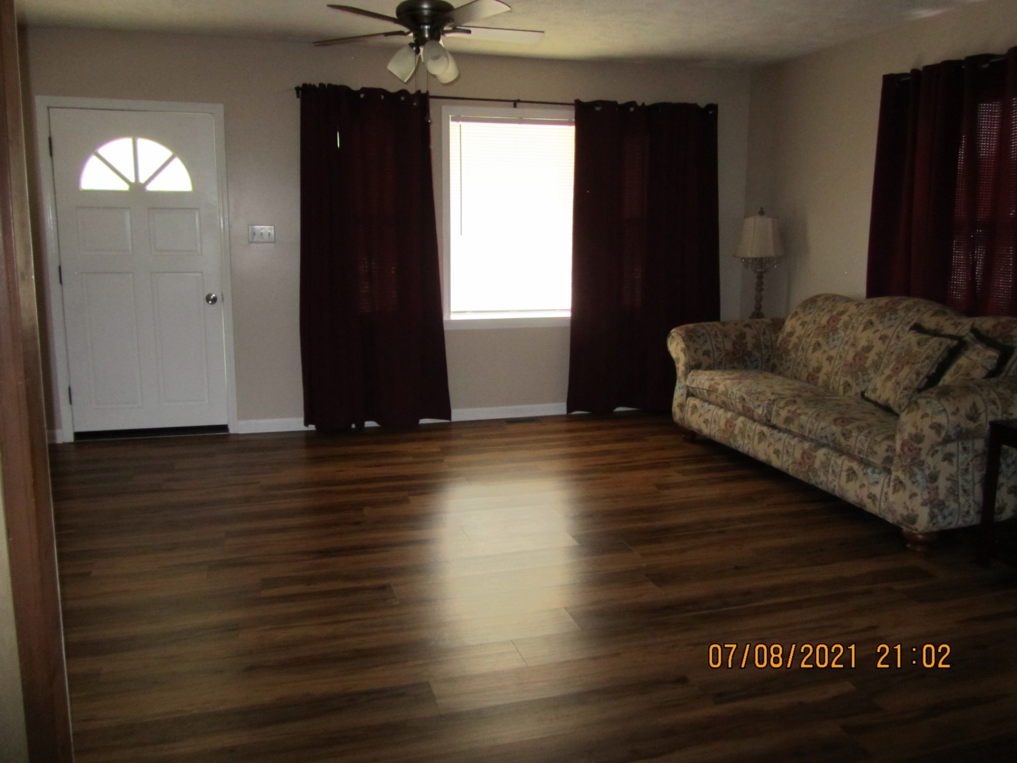 751 Palmyra Road Clarksville, TN 37040 - Photo 10 of 22 a living room with furniture and a window