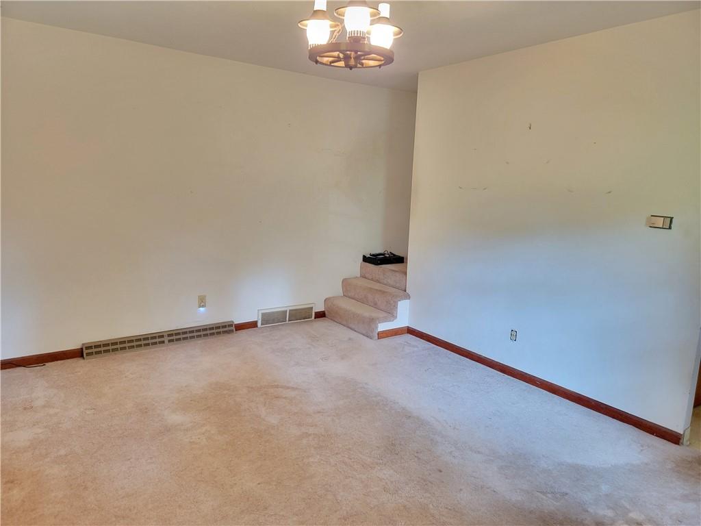390 Chicora Road Butler, PA 16001 - Photo 3 of 24 Gallery Image 3
