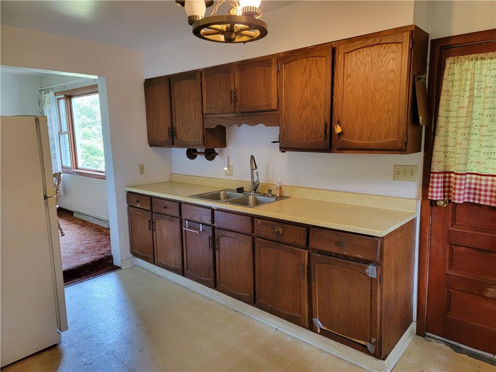 390 Chicora Road Butler, PA 16001 - Photo 4 of 24 Gallery Image 4