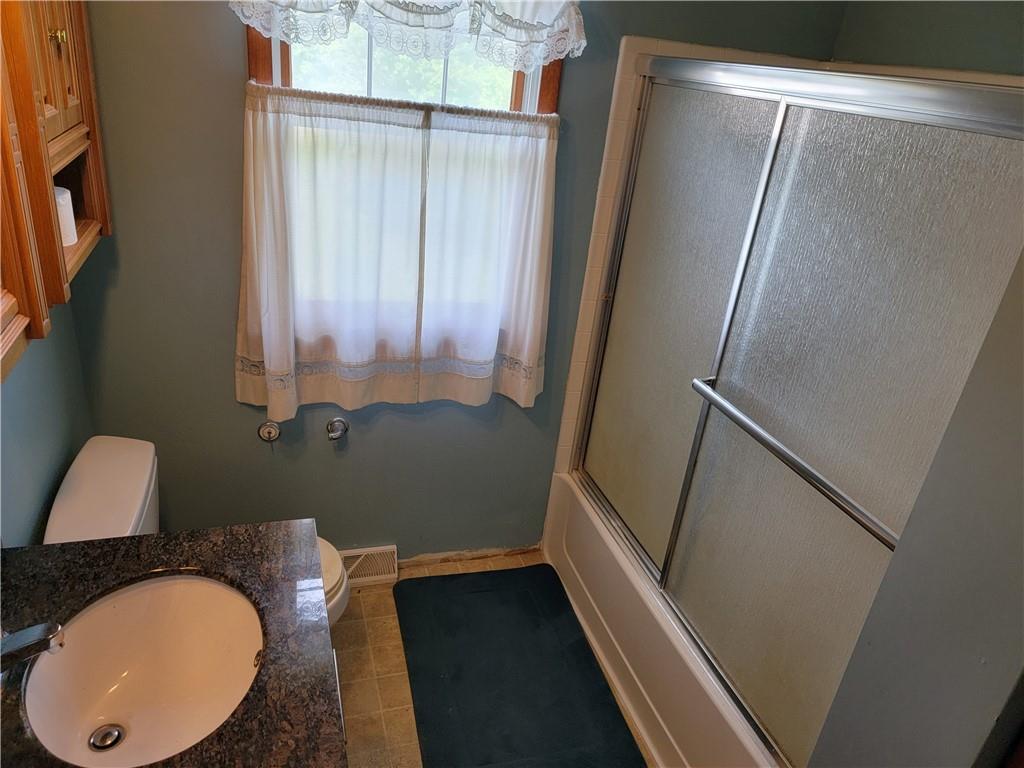 390 Chicora Road Butler, PA 16001 - Photo 8 of 24 Gallery Image 8