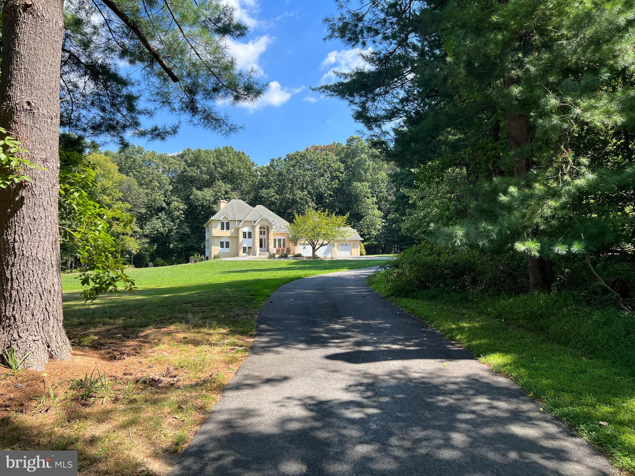 155 Crawford Road Downingtown, PA 19335 - Photo 2 of 60