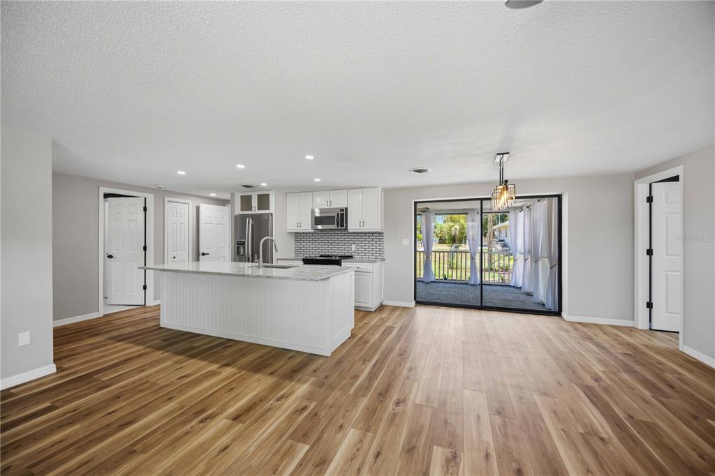 386 Cabana Road Venice, FL 34293 - Photo 14 of 56