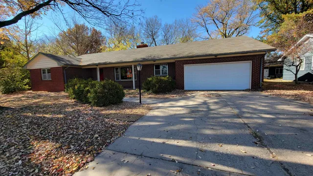 $239,900 | 2501 Goerz Avenue, North Newton, KS 67117