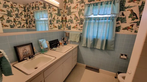 $239,900 | 2501 Goerz Avenue, North Newton, KS 67117