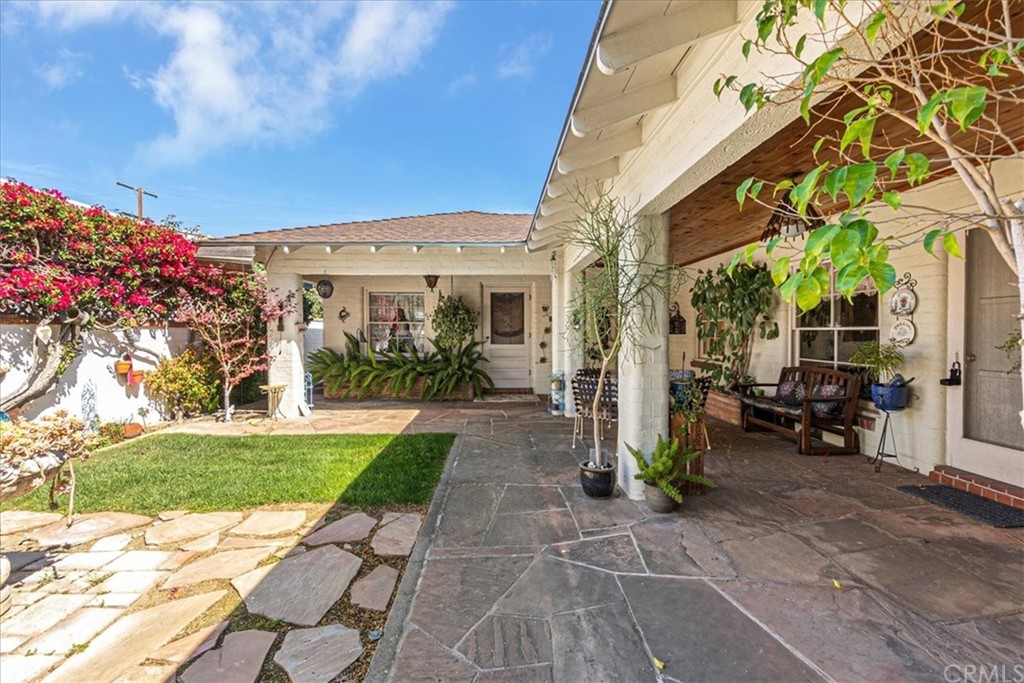 876 North 1st Avenue Upland, CA 91786 - Photo 22 of 30 a view of a building with sitting area