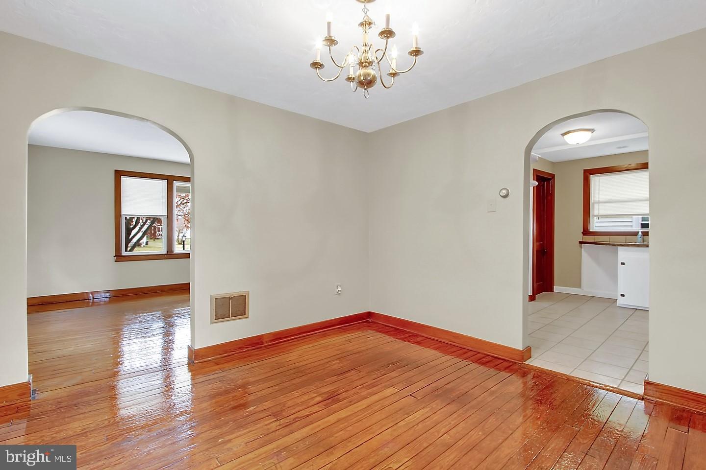 117 Maple Avenue Hanover, PA 17331 - Photo 6 of 27 Gallery Image 6
