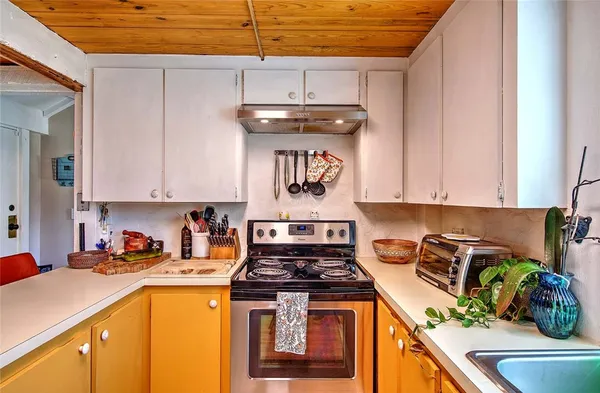 $599,900 | 121 Jenckes Hill Road, Lincoln, RI 02865