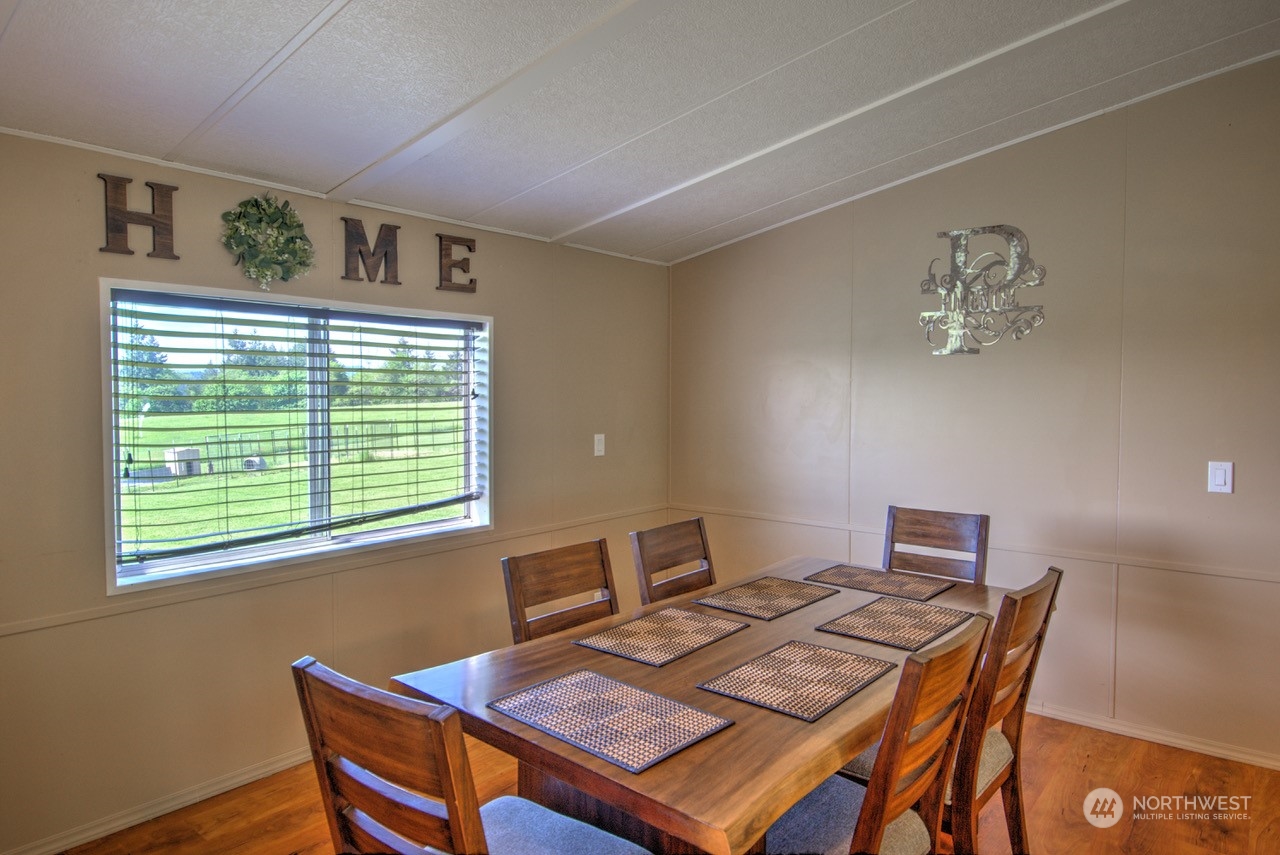 435 Jones Road Winlock, WA 98596 - Photo 17 of 30 a workspace with furniture and window