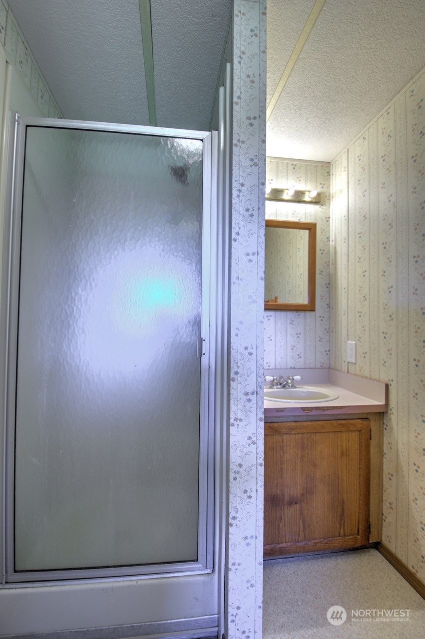 435 Jones Road Winlock, WA 98596 - Photo 20 of 30 a bathroom with a shower and a sink
