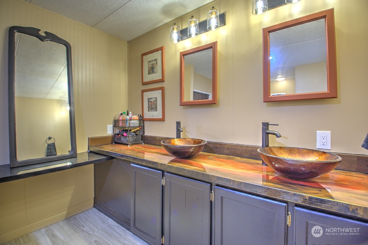 435 Jones Road Winlock, WA 98596 - Photo 9 of 30 a bathroom with a sink and a mirror