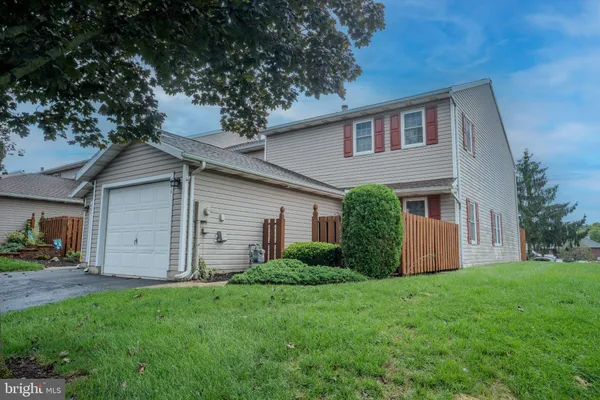 $235,900 | 401 Bentwood Lane, York, PA 17408