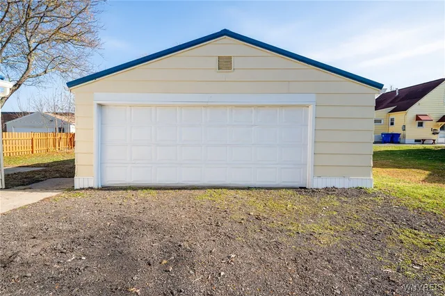 $194,999 | 49 Lorain Street, Evans, NY 14006