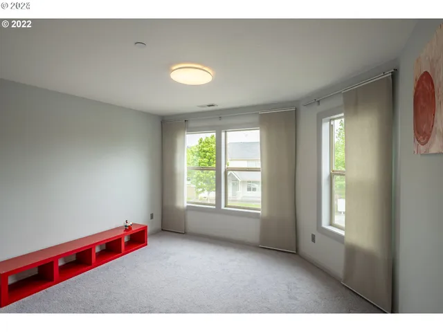 a view of empty room with window