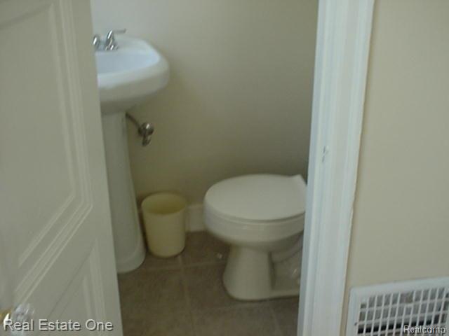 14369 Greenview Road Detroit, MI 48223 - Photo 22 of 31 MVC-004S.jpg