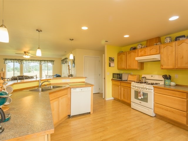 4505 East Streamside Colbert, WA 99005 - Photo 8 of 18
