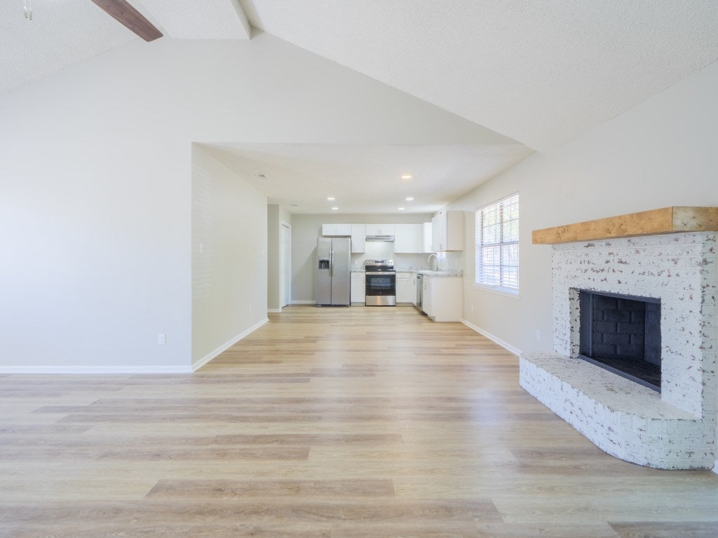 2032 Bancroft Road Valdosta, GA 31602 - Photo 8 of 42 Gallery Image 8
