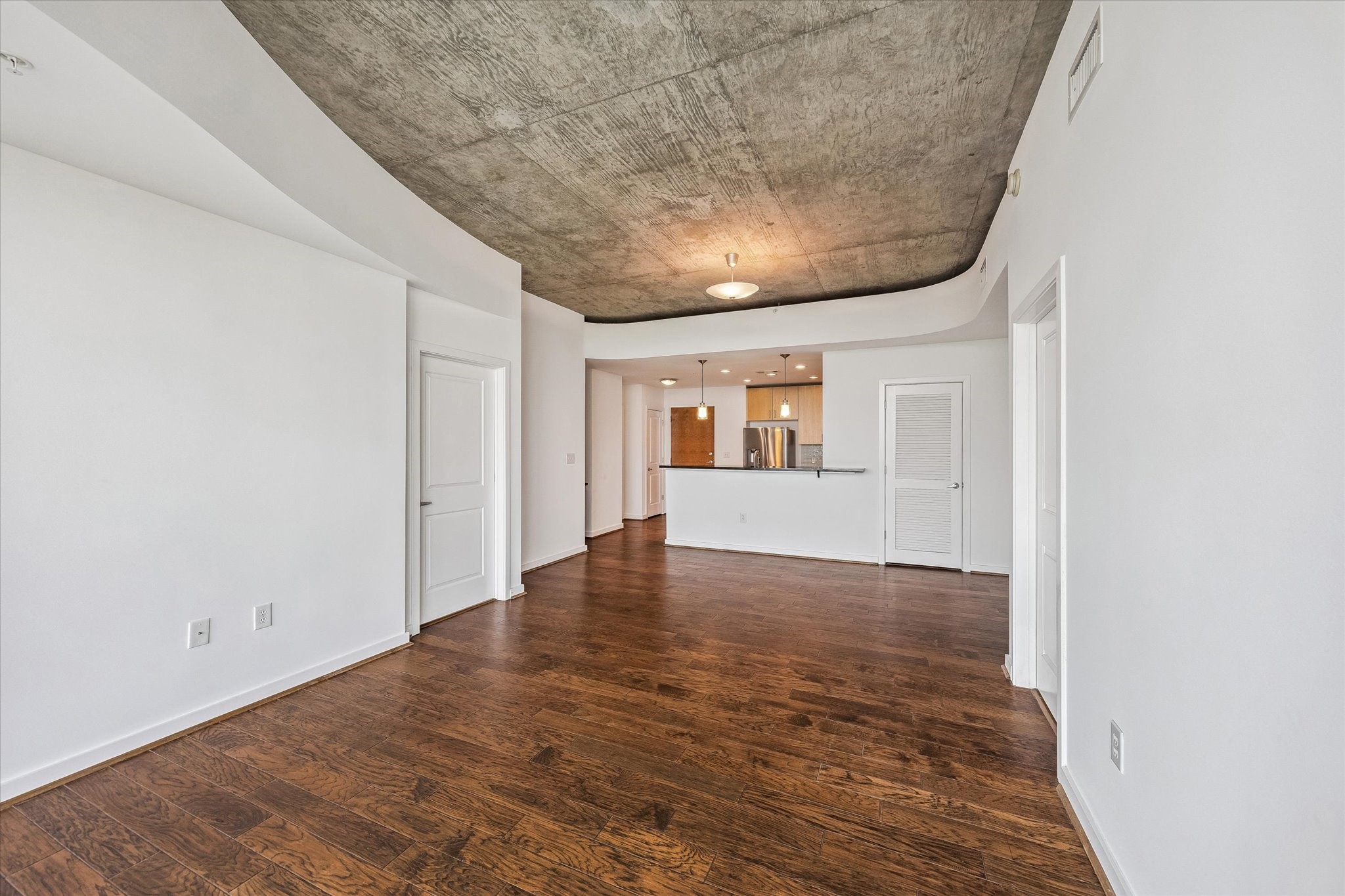 5925 Almeda Road, Unit 10805 Houston, TX 77004 - Photo 4 of 19 Gallery Image 4