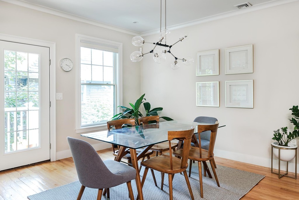 18 Kilsyth Road, Unit 2 Brookline, MA 02445 - Photo 3 of 13
