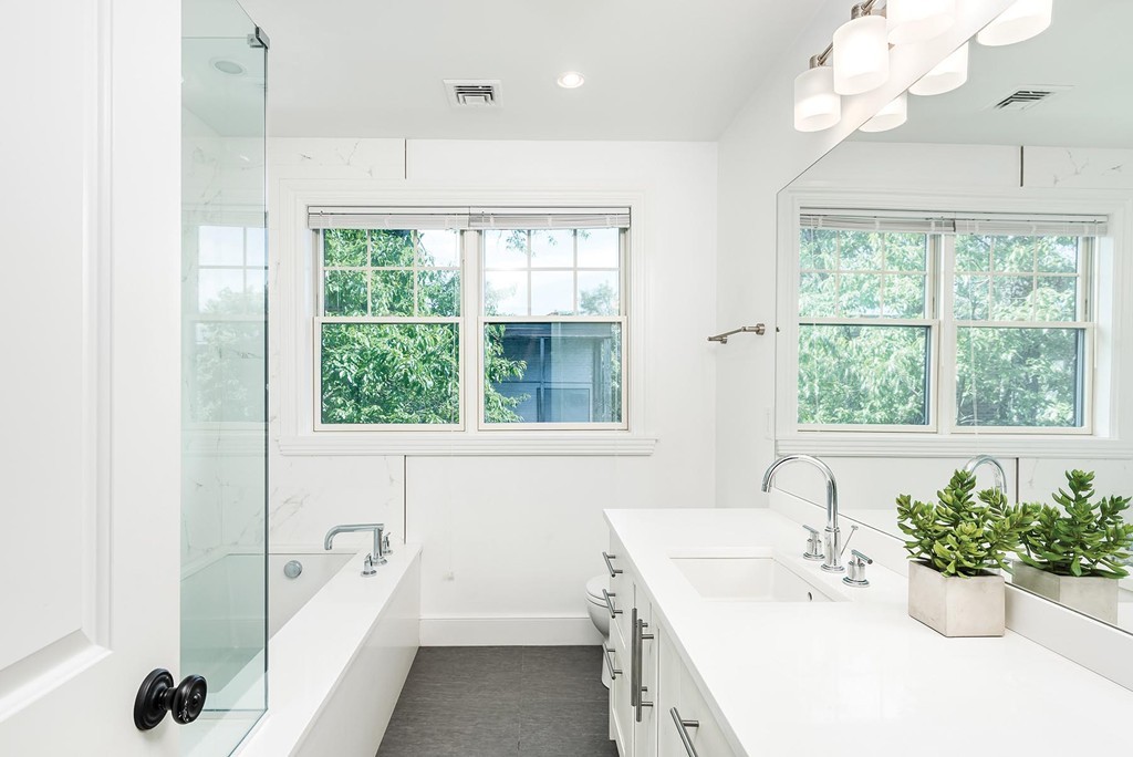 18 Kilsyth Road, Unit 2 Brookline, MA 02445 - Photo 8 of 13