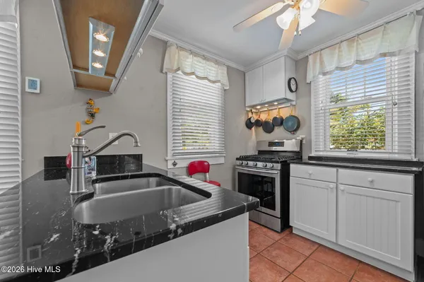 $689,000 | 1039 Bayview Road, Bath, NC 27808