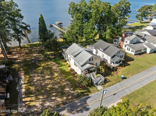 $689,000 | 1039 Bayview Road, Bath, NC 27808