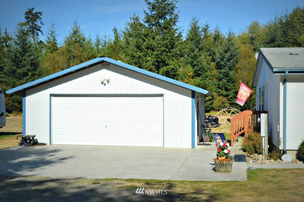 3594 North Wilson Road Oak Harbor, WA 98277 - Photo 2 of 15 Gallery Image 2