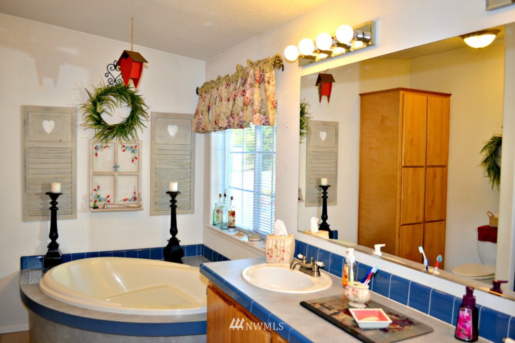 3594 North Wilson Road Oak Harbor, WA 98277 - Photo 11 of 15 Gallery Image 11