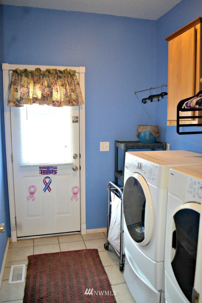 3594 North Wilson Road Oak Harbor, WA 98277 - Photo 12 of 15 Gallery Image 12