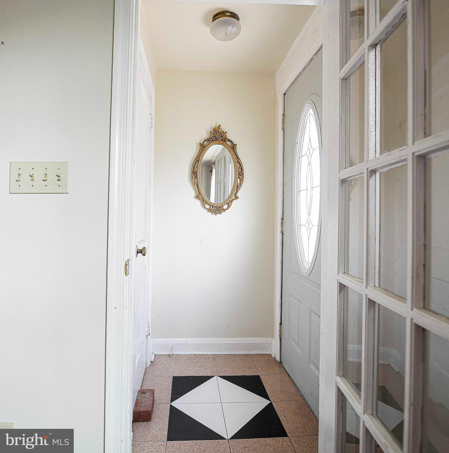 1540 Doxbury Road Towson, MD 21286 - Photo 5 of 32 Gallery Image 5