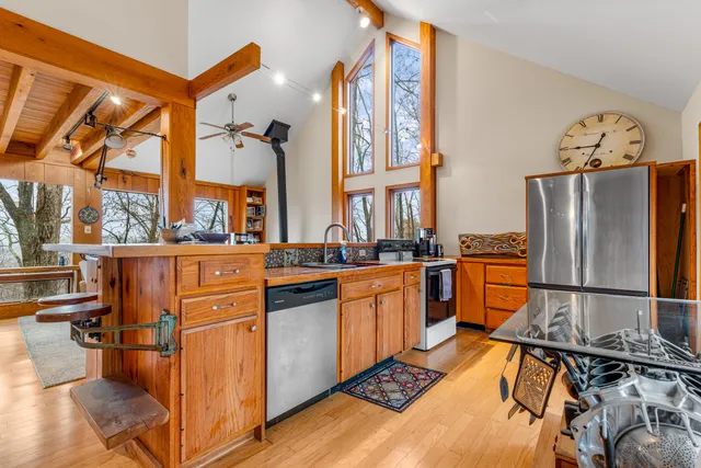 $900,000 | 680 Rattlesnake Spring Road, Sewanee, TN 37375