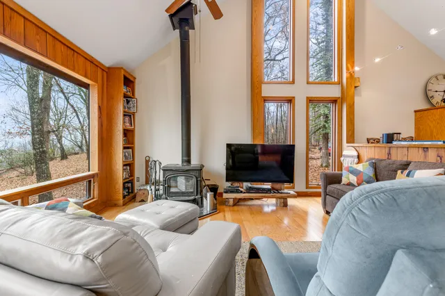 $900,000 | 680 Rattlesnake Spring Road, Sewanee, TN 37375