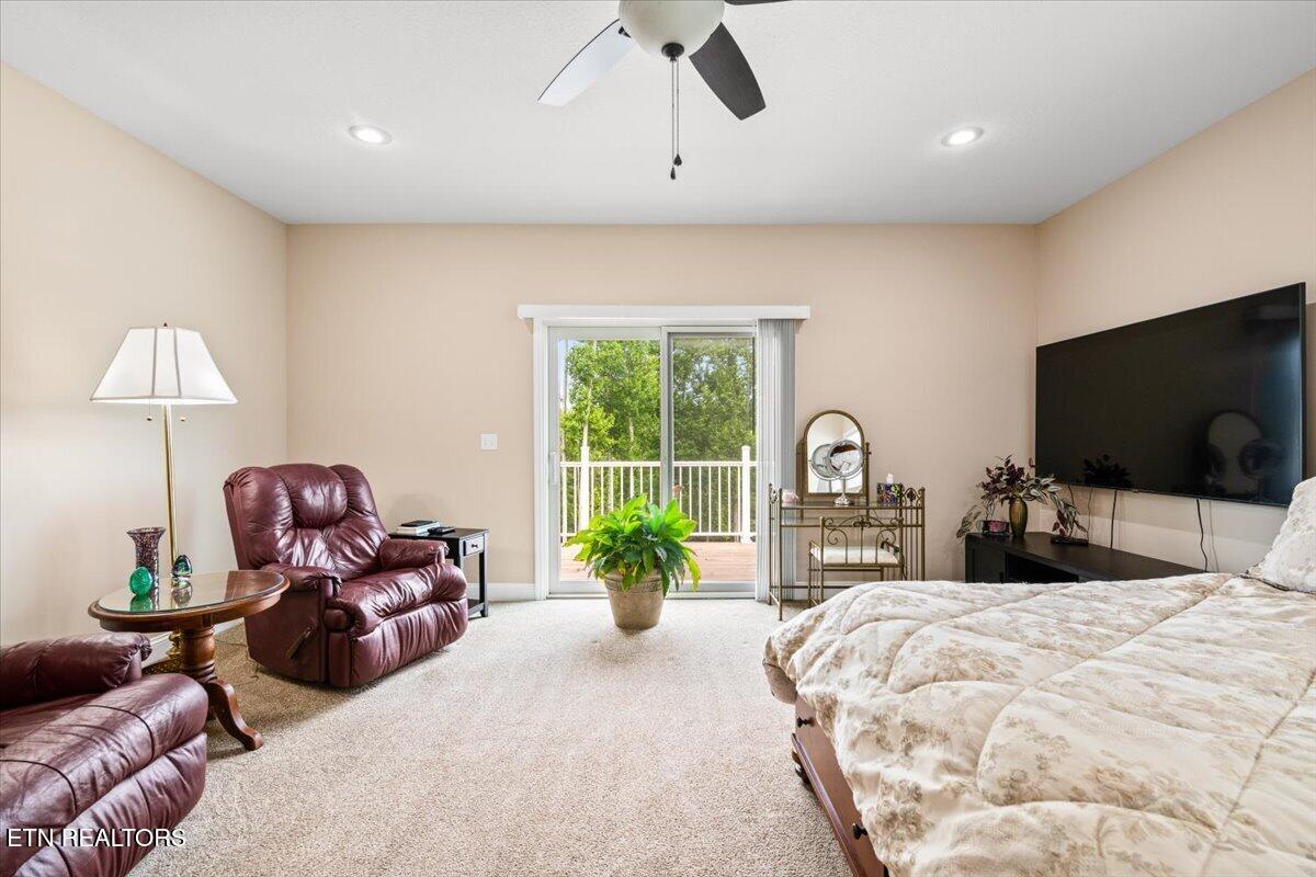 1380 East Norris Point Road La Follette, TN 37766 - Photo 15 of 54 Main Bedroom Seating Area